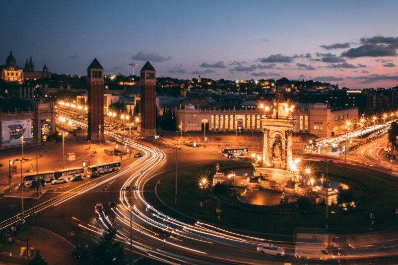 barcelona plaza at night 1